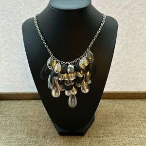 Fashion Necklace Black and Silver